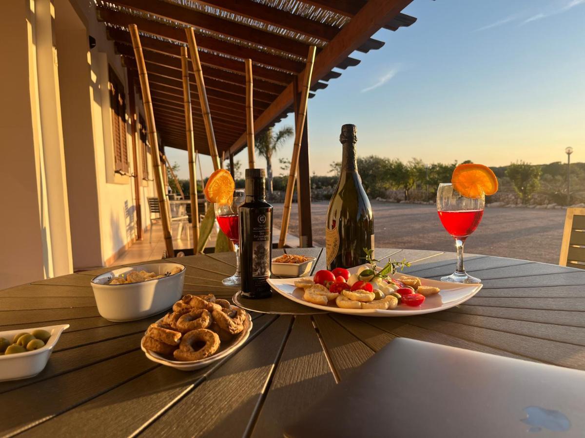 Tenuta Ingegna Apartments Порто Чезарео Екстериор снимка