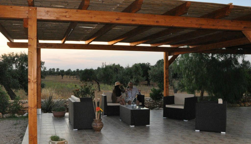 Tenuta Ingegna Apartments Порто Чезарео Екстериор снимка